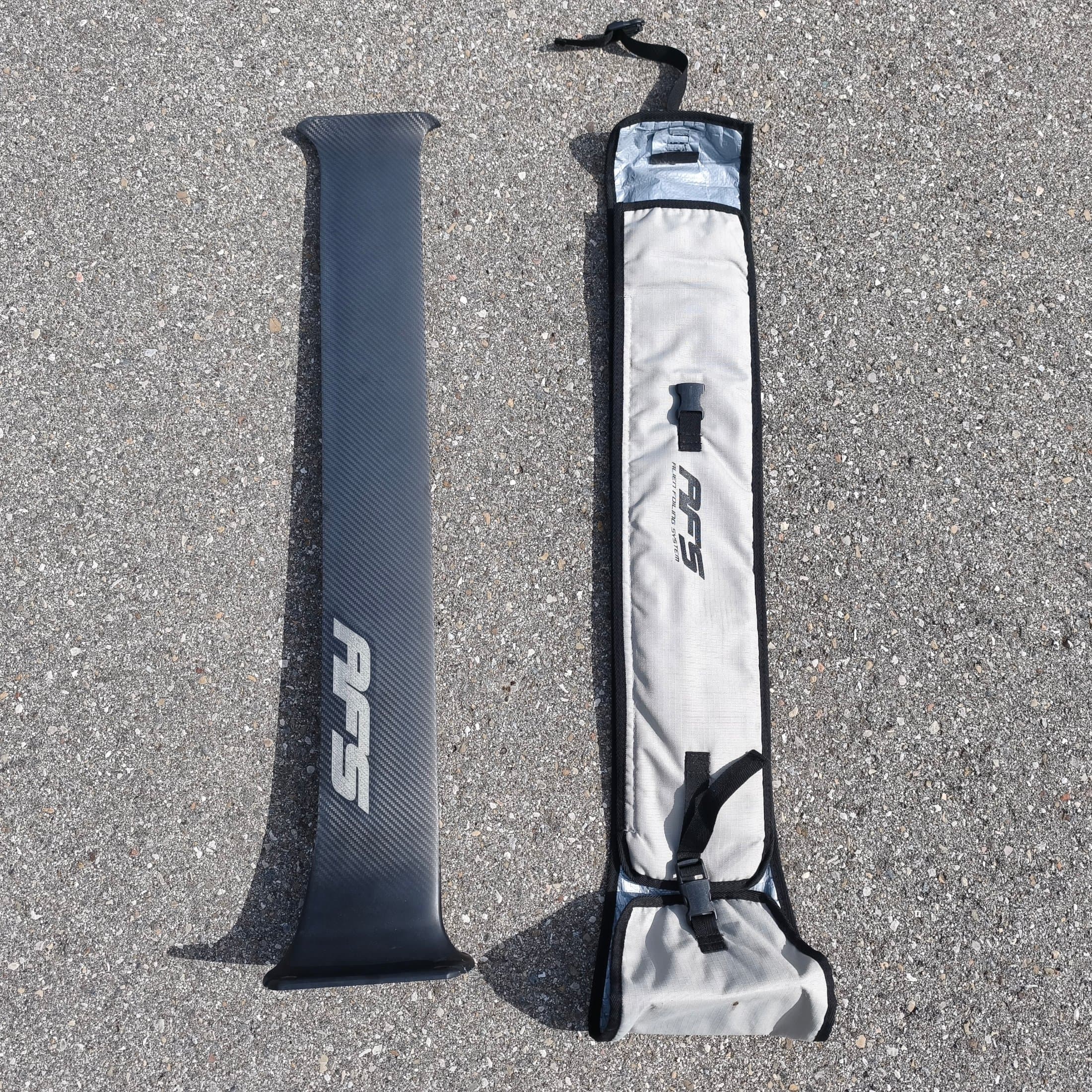 95 UHM Race Mast
