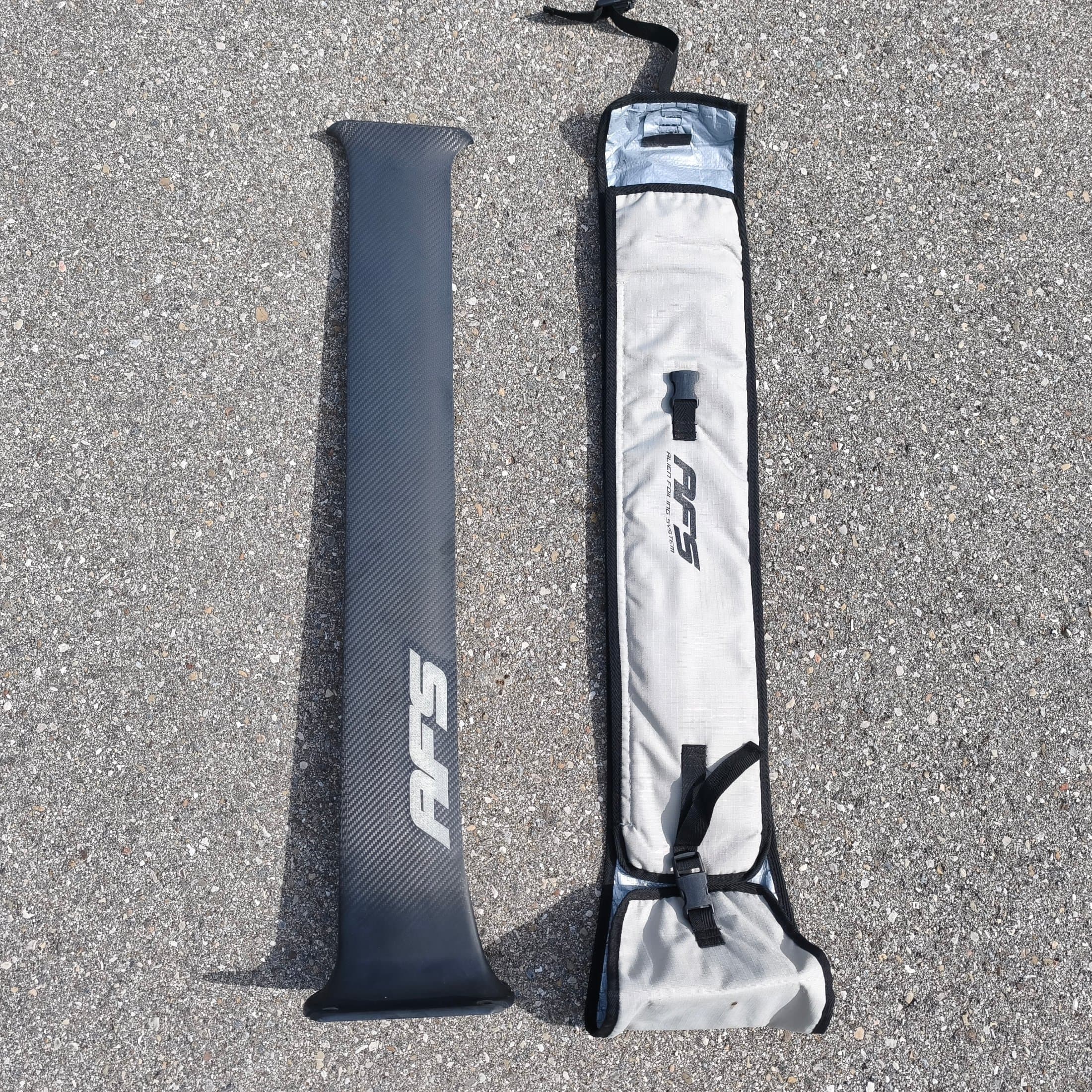 95 UHM Race Mast