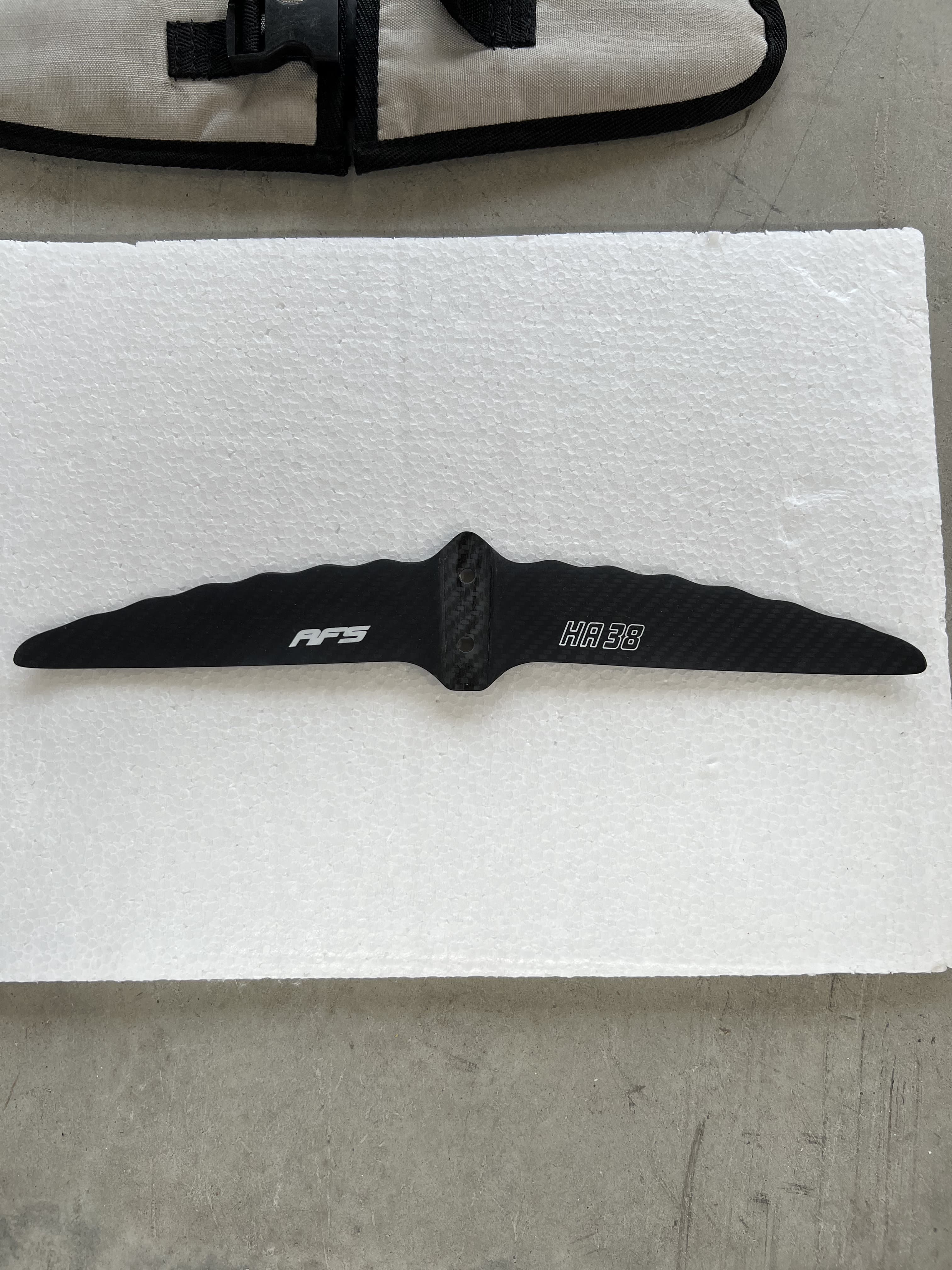 AFS ADVANCED HYDROFOIL STAB SILK HA38/135cm2 DEMO GRADE A